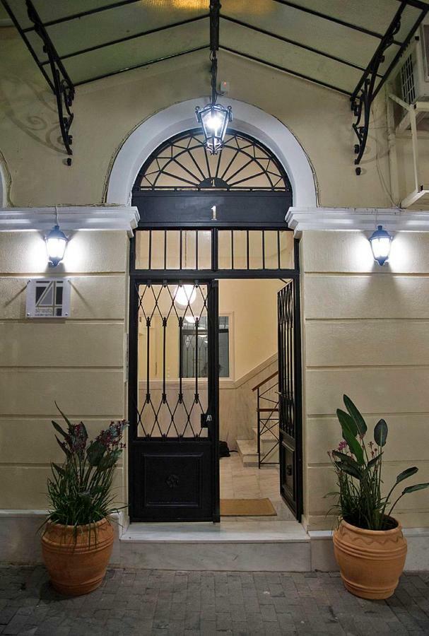 Four Streets Athens - Luxury Suites Apartments In アテネ エクステリア 写真