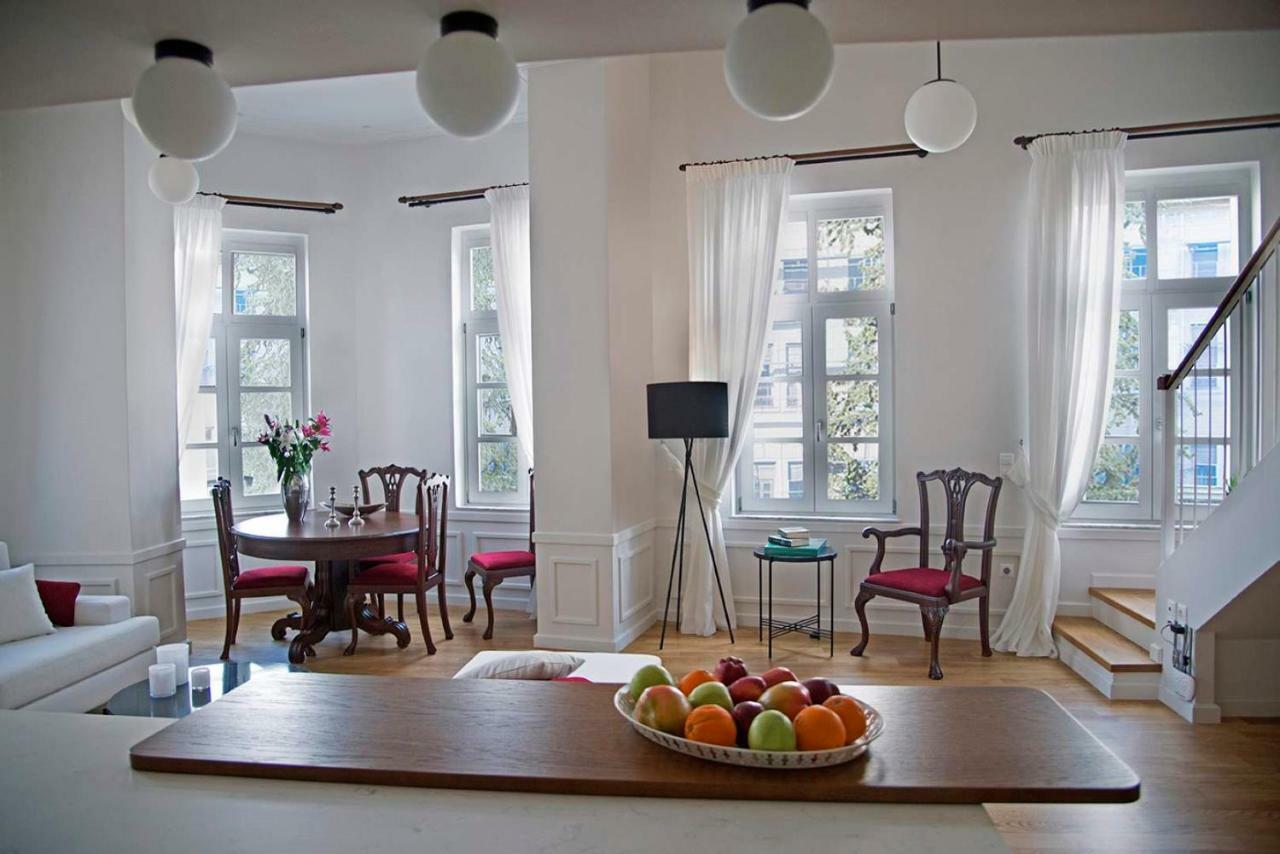 Four Streets Athens - Luxury Suites Apartments In アテネ エクステリア 写真